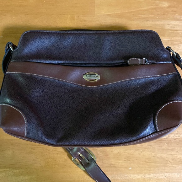 Carryland America Vintage Vinyl Brown/Black Vinyl Shoulder Bag - Picture 1 of 3